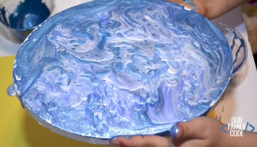 paint pour gravity