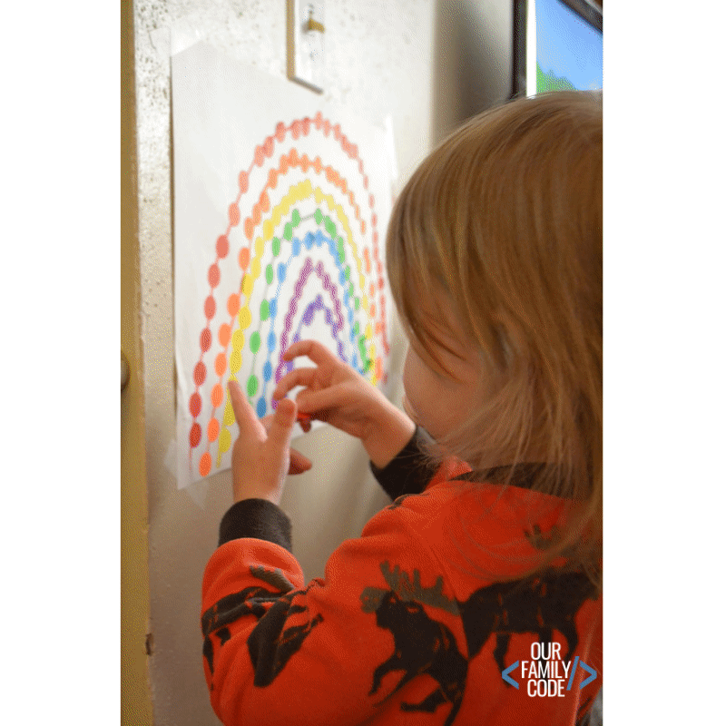 This toddler rainbow color recognition activity is a great way to incorporate a fantastic book about colors with a tangible color recognition fine motor activity. #toddleractivities #colorrecognition #finemotorskills #preschool #teachingtoddlers #rainbowactivities