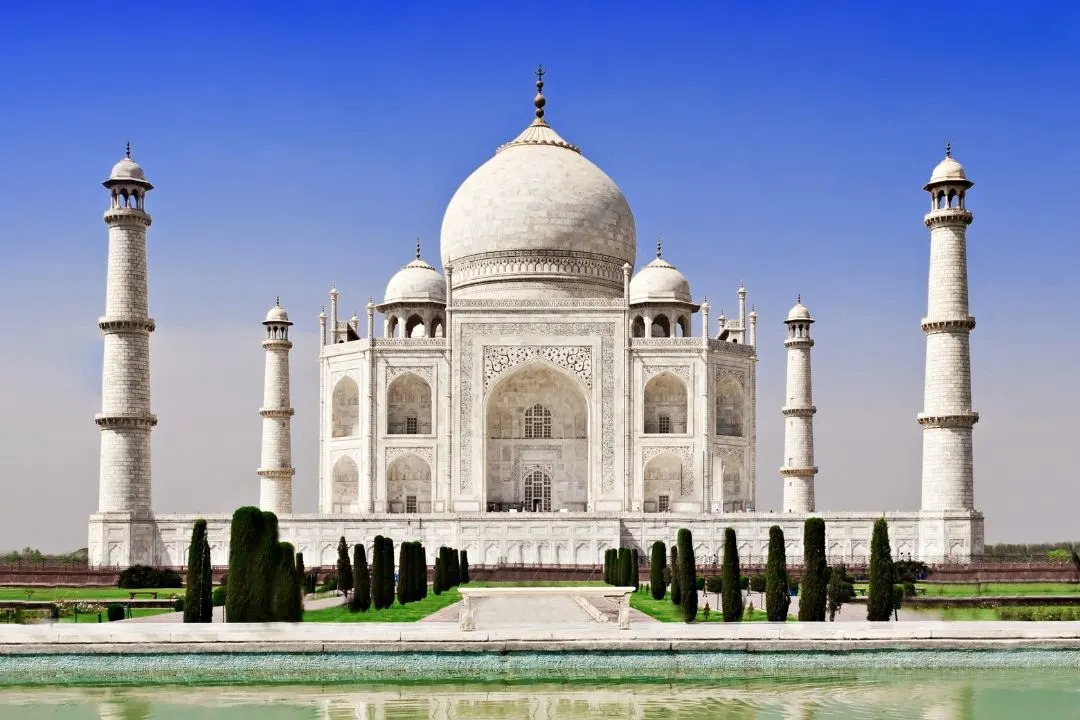 A picture of Taj Mahal.