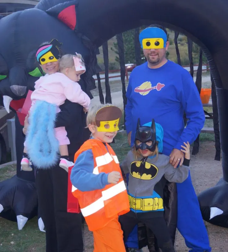 LEGOmovieCostumes Check out this awesome roundup of preschool Halloween crafts, treats, and family costumes!!