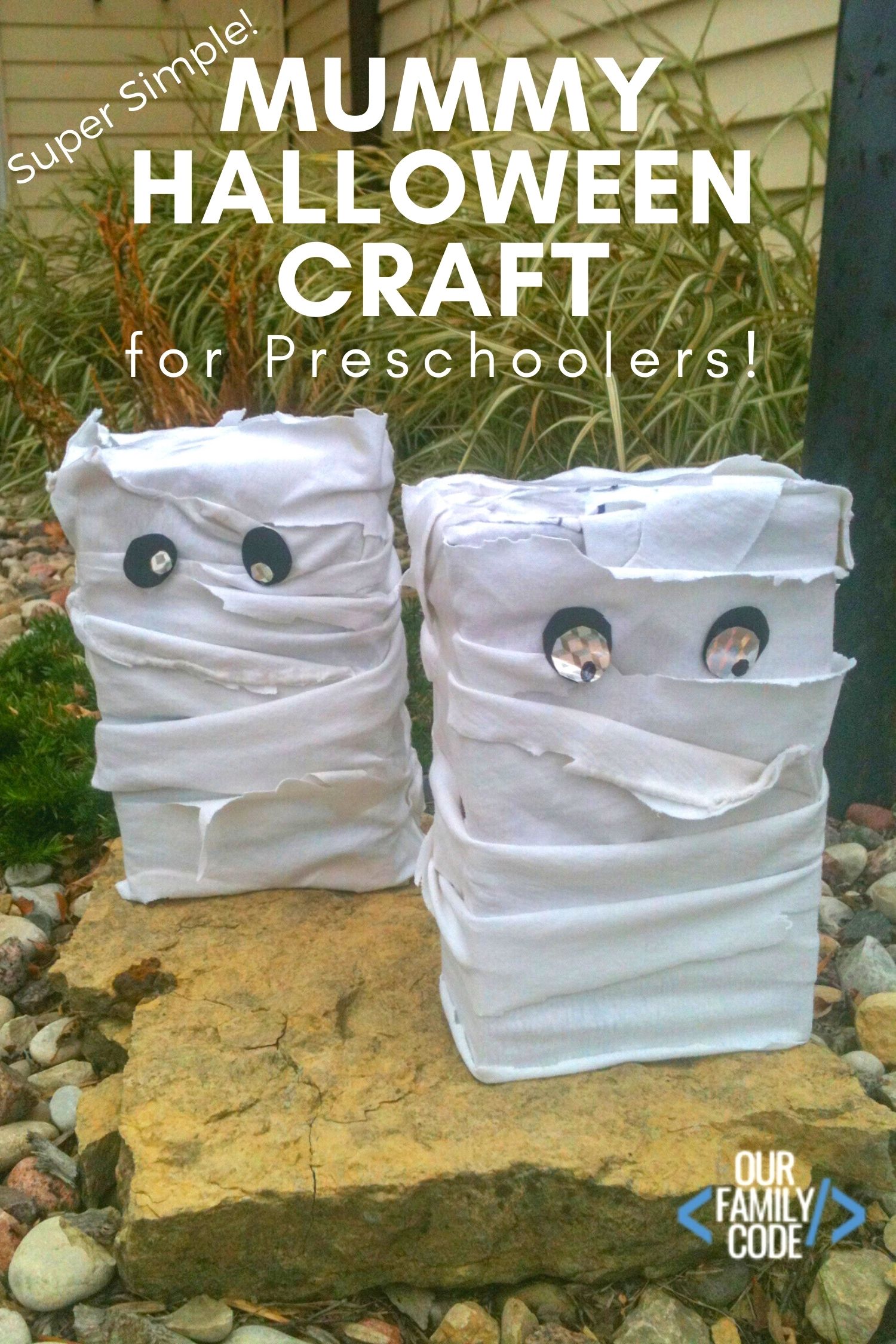 This easy cereal box mummy Halloween craft for preschoolers is perfect for those busy days when you are looking for a simple project to do with your kiddo. The end result is a super cute Halloween decoration that you can put outside or display inside your house. #preschoolcraft #halloweenkidcrafts #kidcraftsforhalloween #easypreschoolercrafts #halloweencrafts #mummyhalloweencraft #DIYhalloweendecoration #easyHalloweendecoration